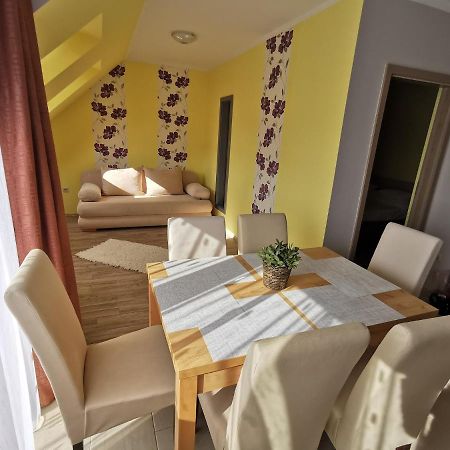 Szabo Apartman Sárvár 外观 照片