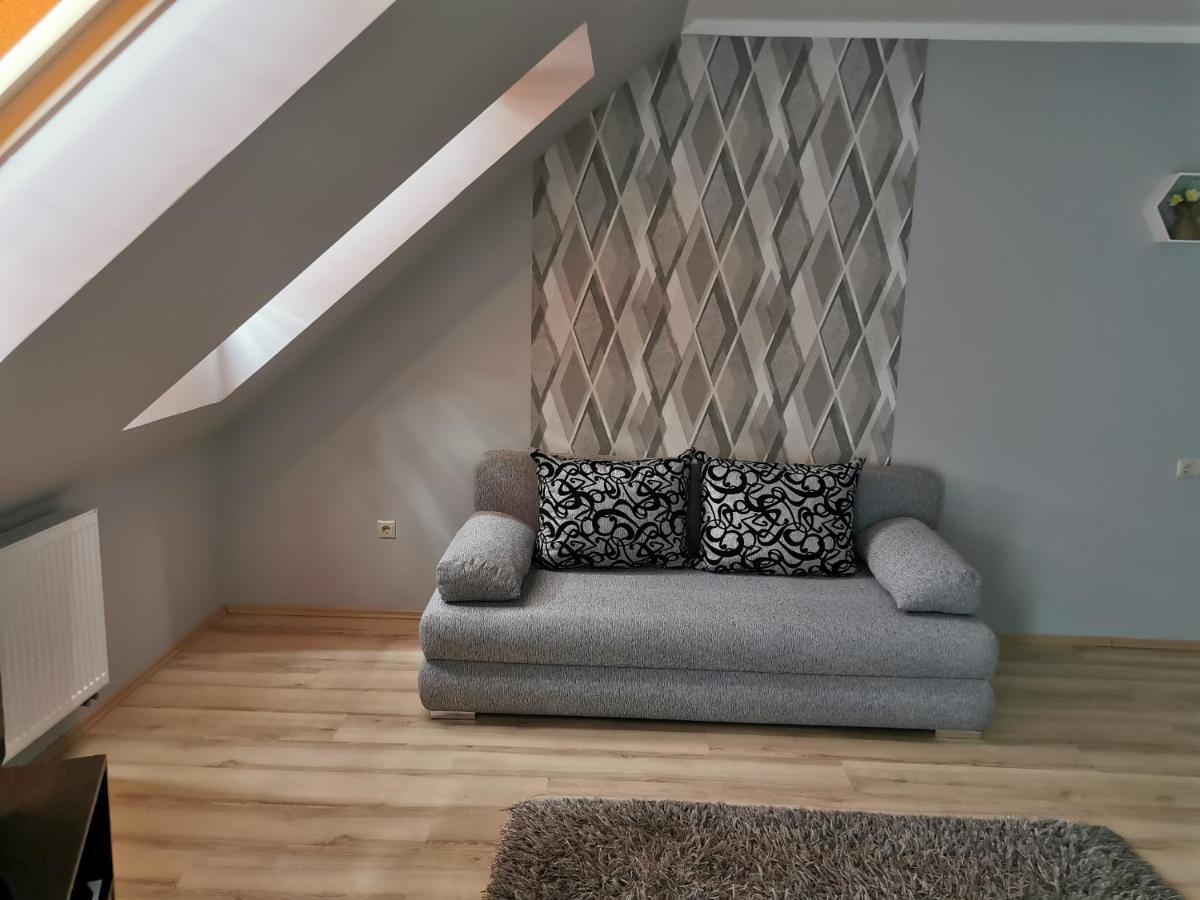 Szabo Apartman Sárvár 外观 照片