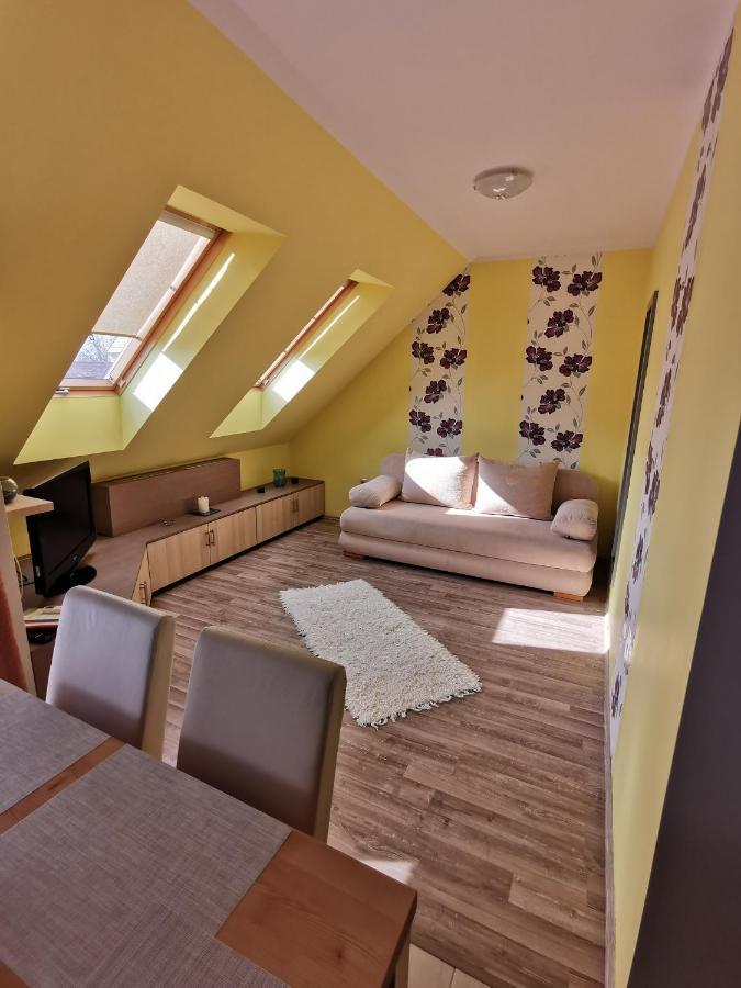Szabo Apartman Sárvár 外观 照片